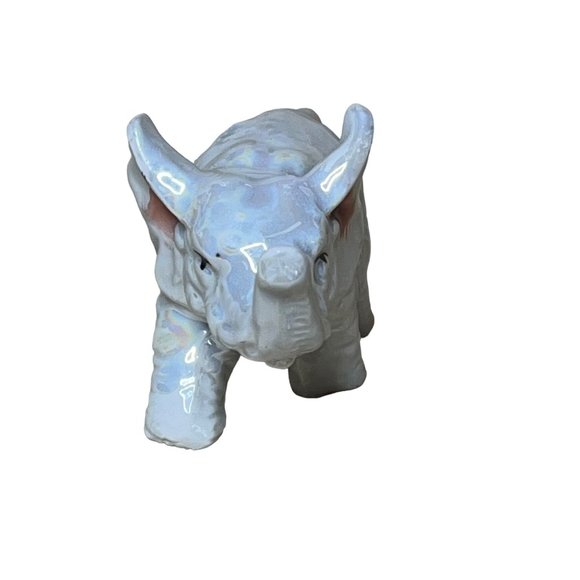 Vintage White Iridescent Ceramic Elephant Trunk Raised Japan - Picture 4 of 6